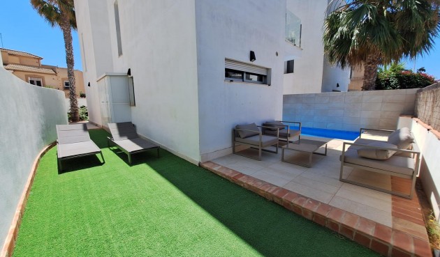 Resale - Villa -
Torrevieja - Los Frutales