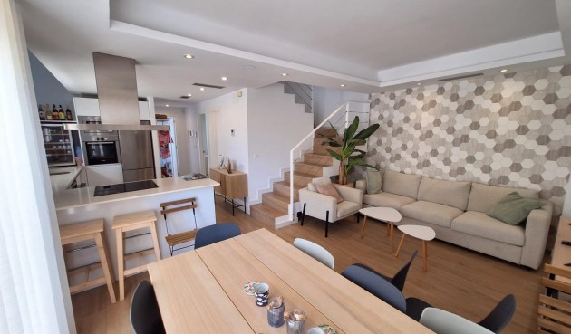 Resale - Villa -
Torrevieja - Los Frutales