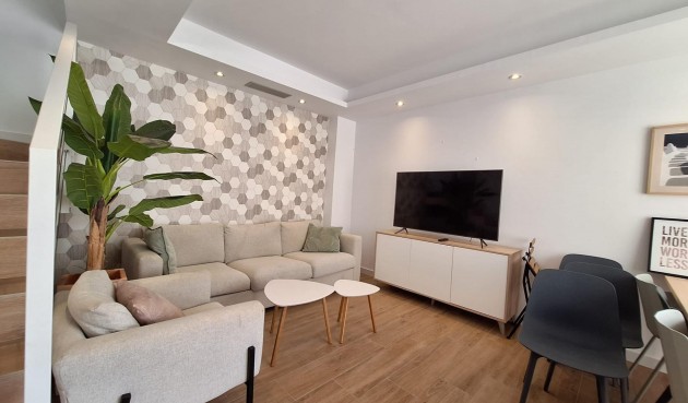 Resale - Villa -
Torrevieja - Los Frutales