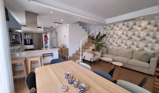 Resale - Villa -
Torrevieja - Los Frutales