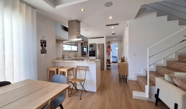 Resale - Villa -
Torrevieja - Los Frutales