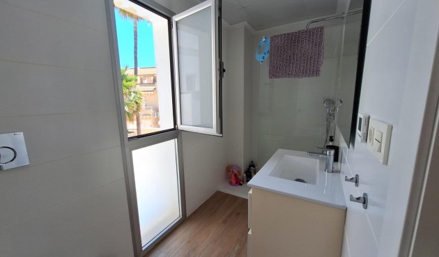 Resale - Villa -
Torrevieja - Los Frutales