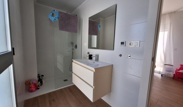 Resale - Villa -
Torrevieja - Los Frutales