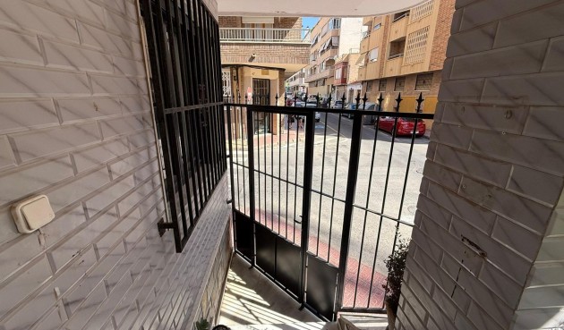 Resale - Apartment -
Torrevieja - Estacion De Autobuses