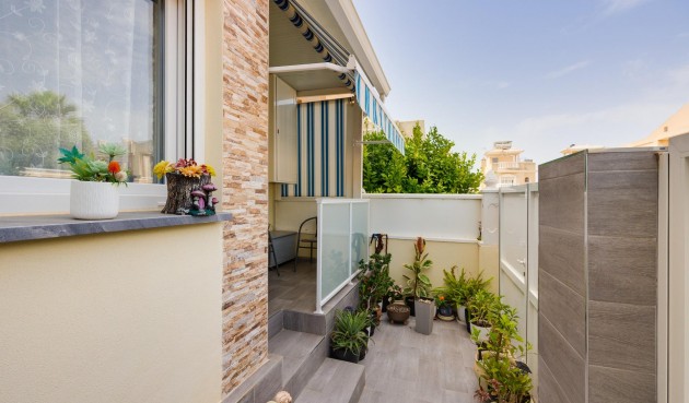 Resale - Town House -
Torrevieja - aguas nuevas