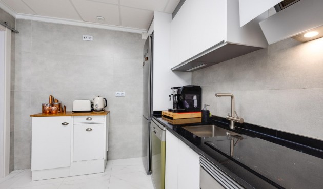 Resale - Town House -
Torrevieja - aguas nuevas