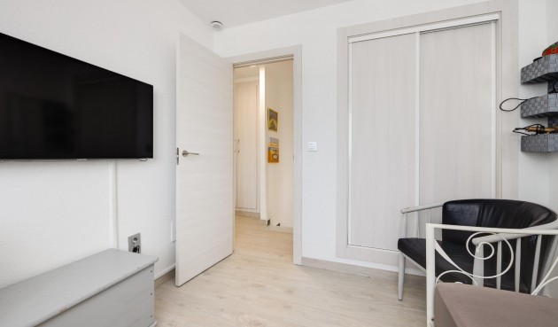 Resale - Town House -
Torrevieja - aguas nuevas
