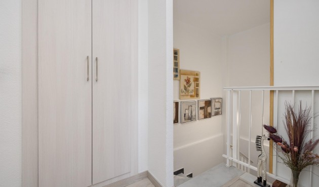 Resale - Town House -
Torrevieja - aguas nuevas