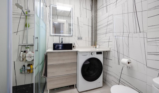 Resale - Town House -
Torrevieja - aguas nuevas