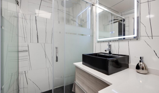 Resale - Town House -
Torrevieja - aguas nuevas