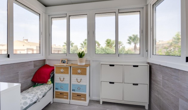 Resale - Town House -
Torrevieja - aguas nuevas