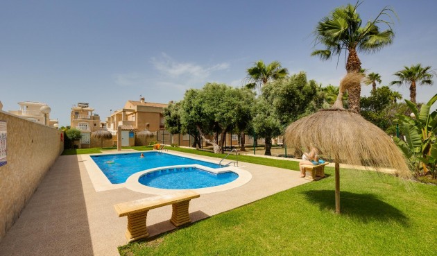 Resale - Town House -
Torrevieja - aguas nuevas