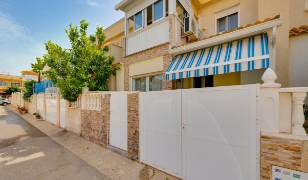 Resale - Town House -
Torrevieja - aguas nuevas