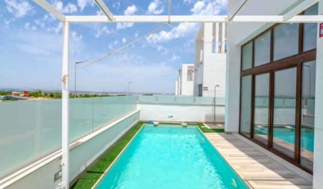 Resale - Villa -
Torrevieja - Costa Blanca