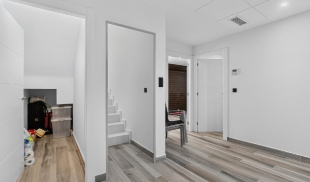 Resale - Villa -
Torrevieja - Costa Blanca