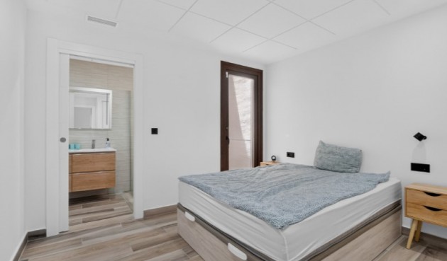 Resale - Villa -
Torrevieja - Costa Blanca