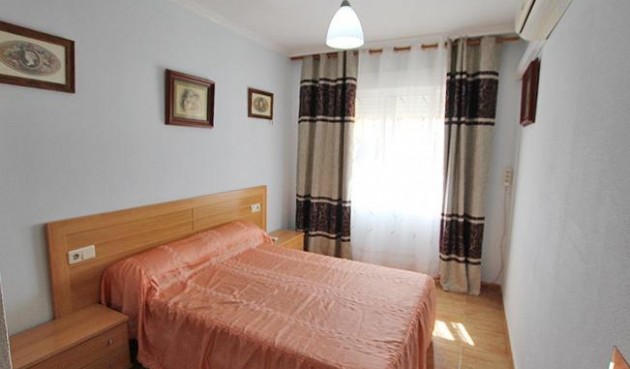 Resale - Bungalow -
Guardamar del Segura - 03140