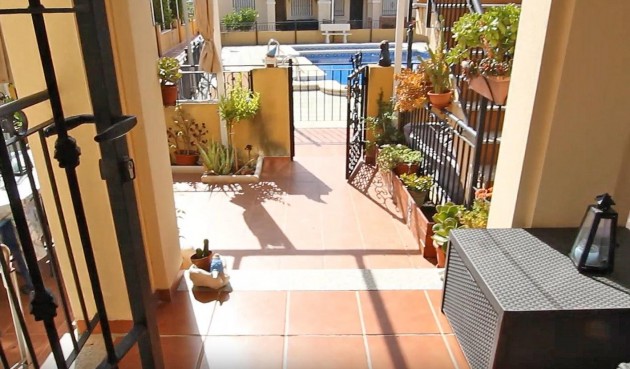 Resale - Bungalow -
Guardamar del Segura - 03140