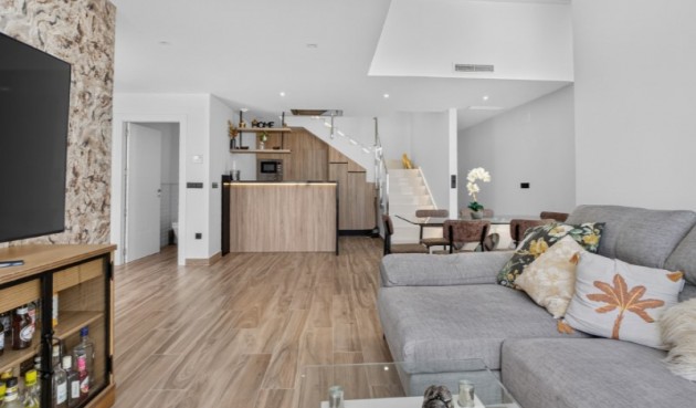 Resale - Villa -
Torrevieja - Costa Blanca