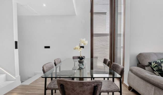 Resale - Villa -
Torrevieja - Costa Blanca