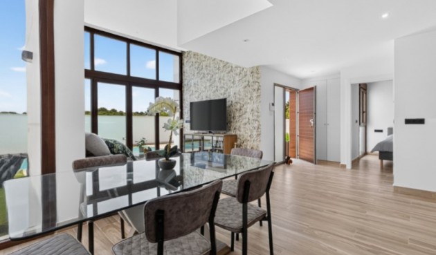 Resale - Villa -
Torrevieja - Costa Blanca