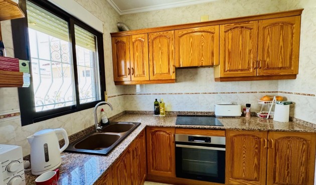 Resale - Villa -
Torrevieja - La Siesta - El Salado - Torreta