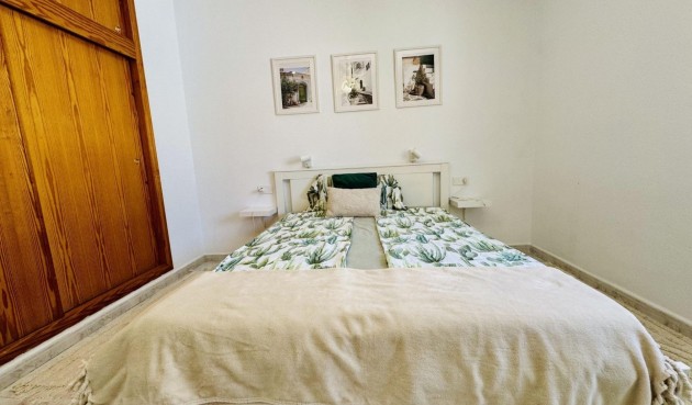 Resale - Villa -
Torrevieja - La Siesta - El Salado - Torreta