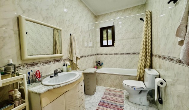 Resale - Villa -
Torrevieja - La Siesta - El Salado - Torreta