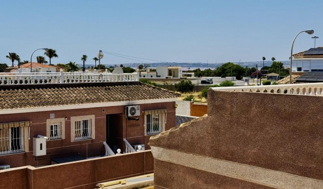 Resale - Villa -
Torrevieja - La Siesta - El Salado - Torreta