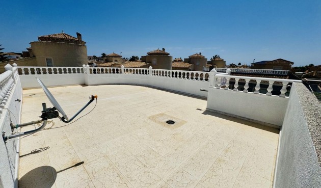 Resale - Villa -
Torrevieja - La Siesta - El Salado - Torreta