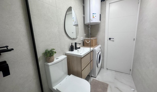 Resale - Apartment -
Torrevieja - Estacion De Autobuses