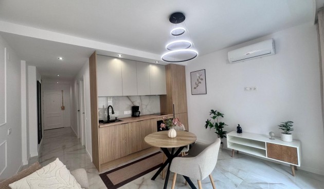 Resale - Apartment -
Torrevieja - Estacion De Autobuses