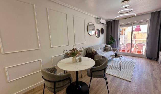 Resale - Apartment -
Torrevieja - Habaneras