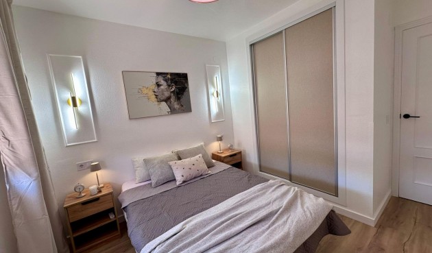 Resale - Apartment -
Torrevieja - Habaneras