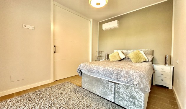 Återförsäljning - Apartment -
Villamartin - Costa Blanca