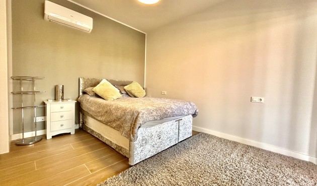 Återförsäljning - Apartment -
Villamartin - Costa Blanca