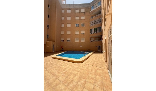 Resale - Apartment -
Torrevieja - Playa de los Locos