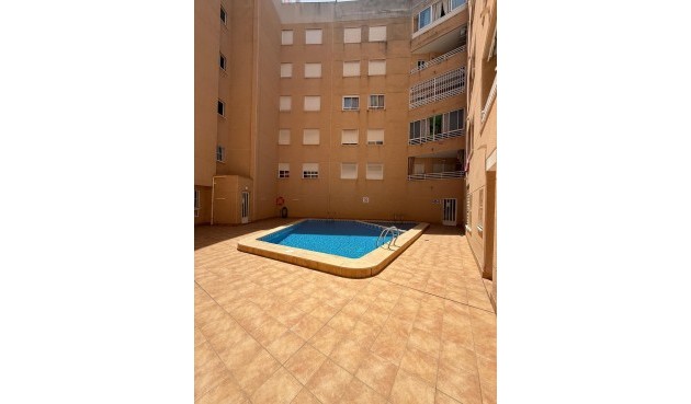 Resale - Apartment -
Torrevieja - Playa de los Locos