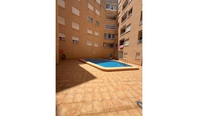 Resale - Apartment -
Torrevieja - Playa de los Locos