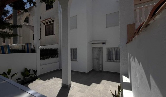 Brukt - Town House -
Torrevieja - Calas Blanca