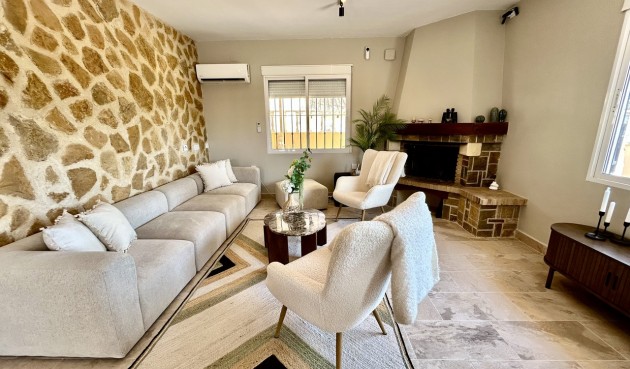 Brukt - Villa -
La Zenia - Costa Blanca
