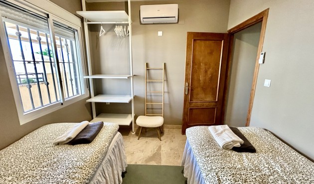 Brukt - Villa -
La Zenia - Costa Blanca