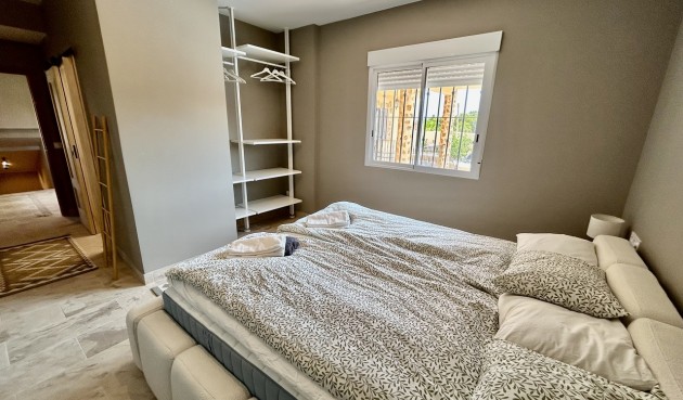 Brukt - Villa -
La Zenia - Costa Blanca