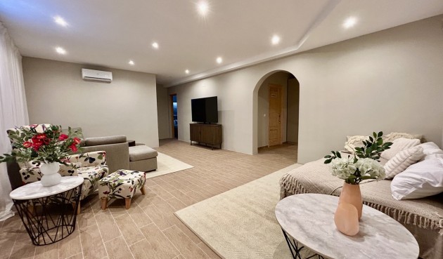 Brukt - Villa -
La Zenia - Costa Blanca