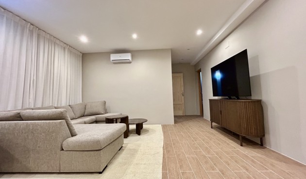 Brukt - Villa -
La Zenia - Costa Blanca