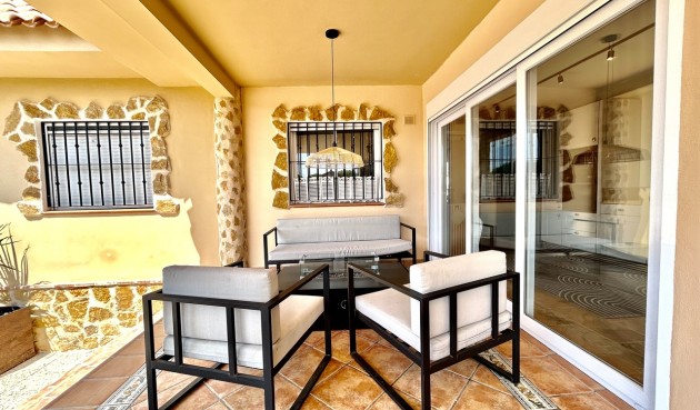 Brukt - Villa -
La Zenia - Costa Blanca