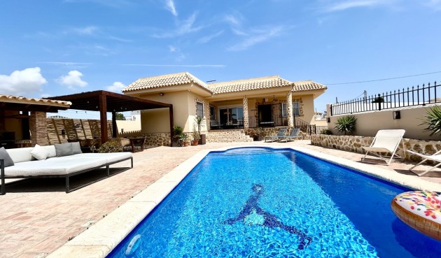 Brukt - Villa -
La Zenia - Costa Blanca