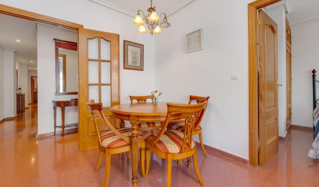 Brukt - Toppleilighet -
Torrevieja - Paseo Maritimo
