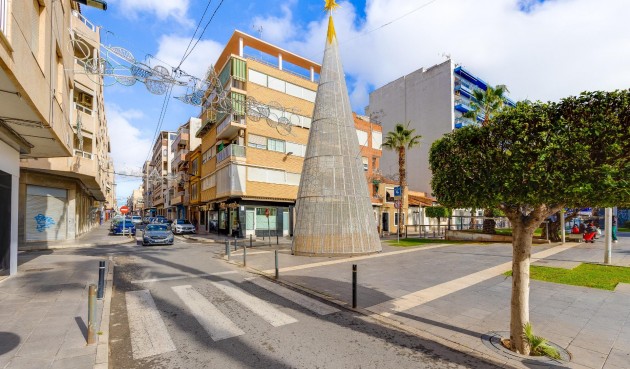 Brukt - Toppleilighet -
Torrevieja - Paseo Maritimo