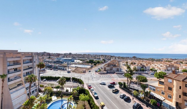 Återförsäljning - Takvåning -
Torrevieja - Torreblanca